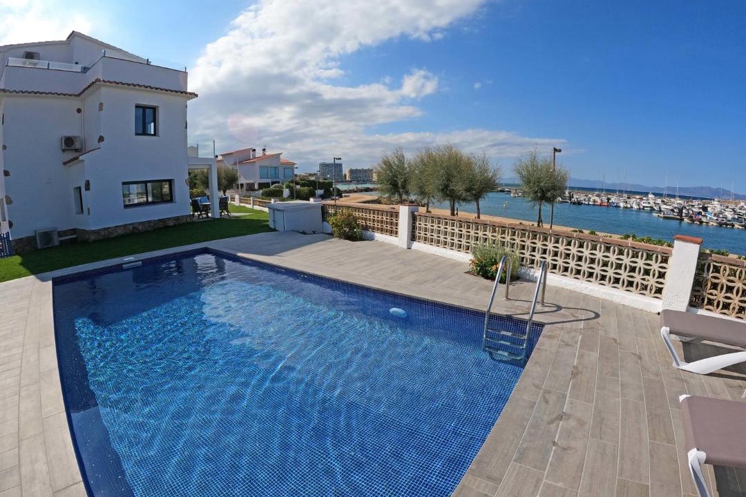 Photo of Others in L'Escala