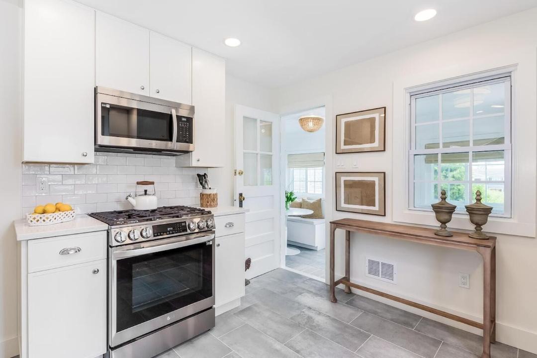 Photo of Kitchen in Black Rock Historic District