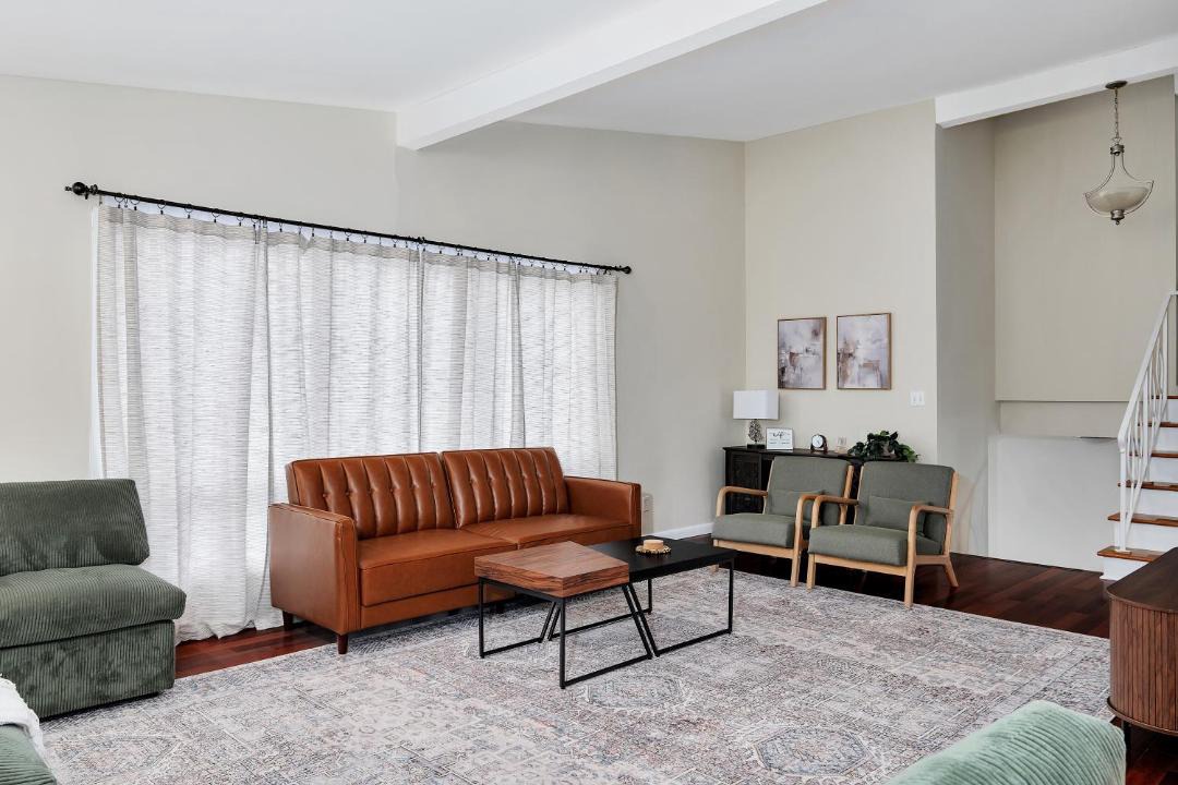 Photo of Livingroom in Albany