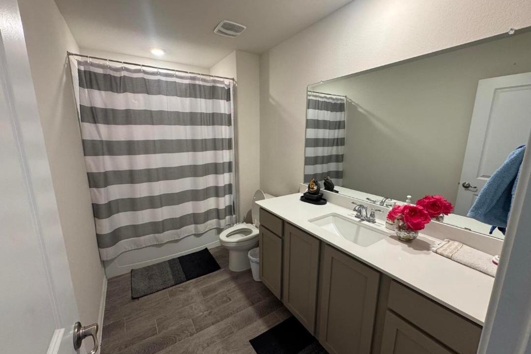 Photo of Bathroom in Lincoln Park