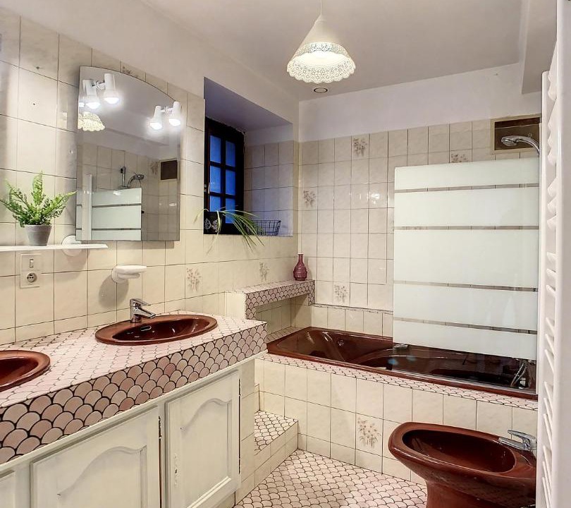 Photo of Bathroom in Landavran