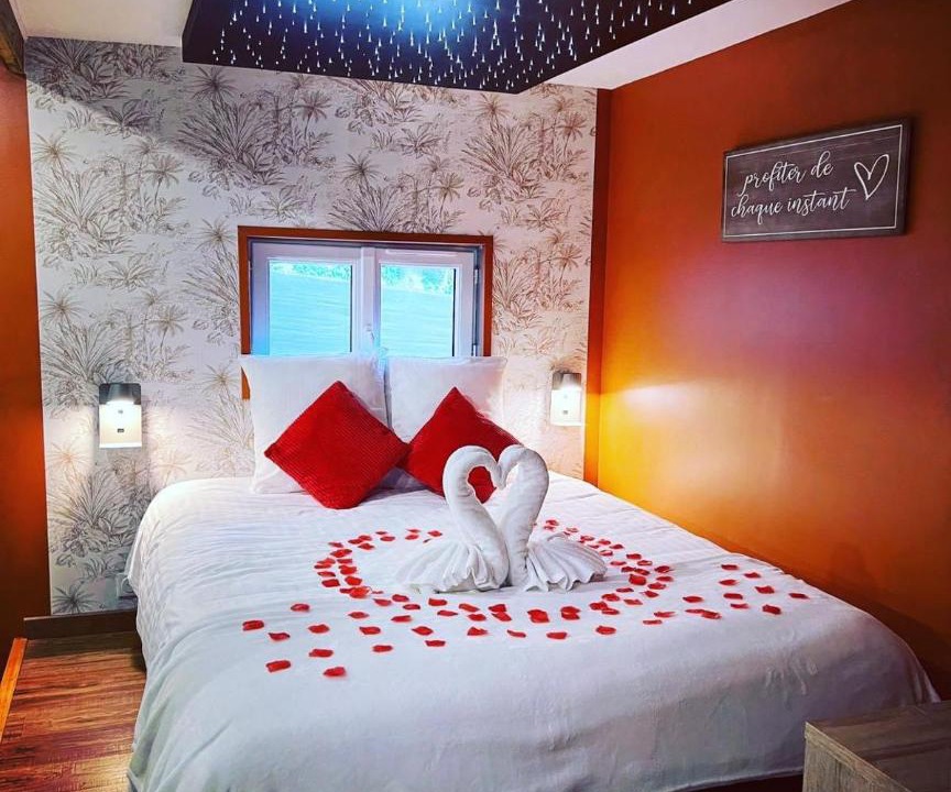 Photo of Bedroom in Saint-Gilles-de-Cretot