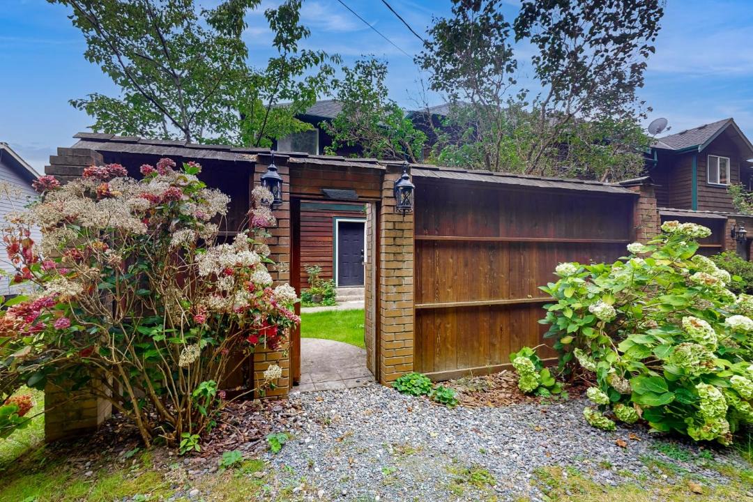 Photo of Others in Clinton