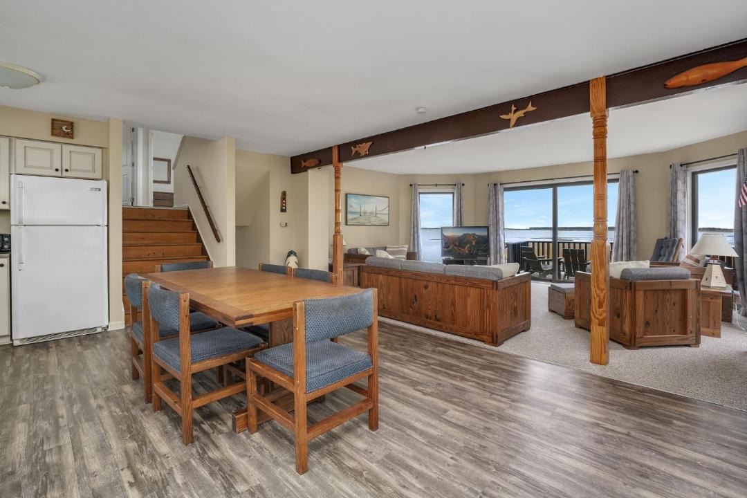 Photo of Others in Deep Hole