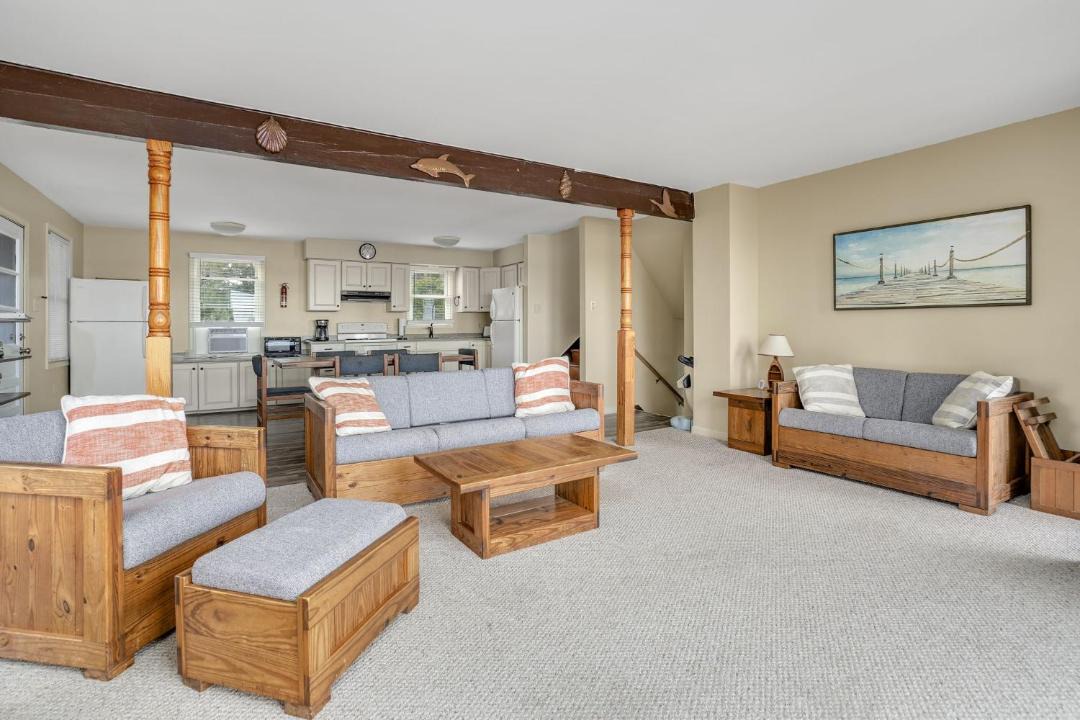 Photo of Others in Deep Hole