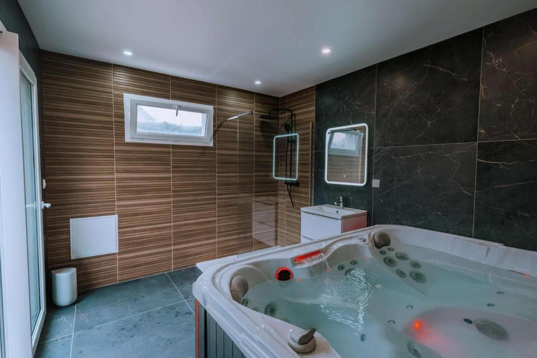 Photo of Bathroom in Deville-les-Rouen