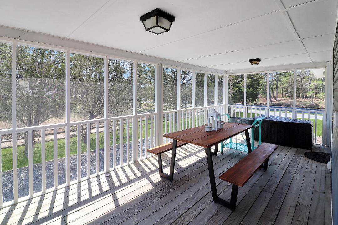 Photo of Patio Balcony in Deep Hole