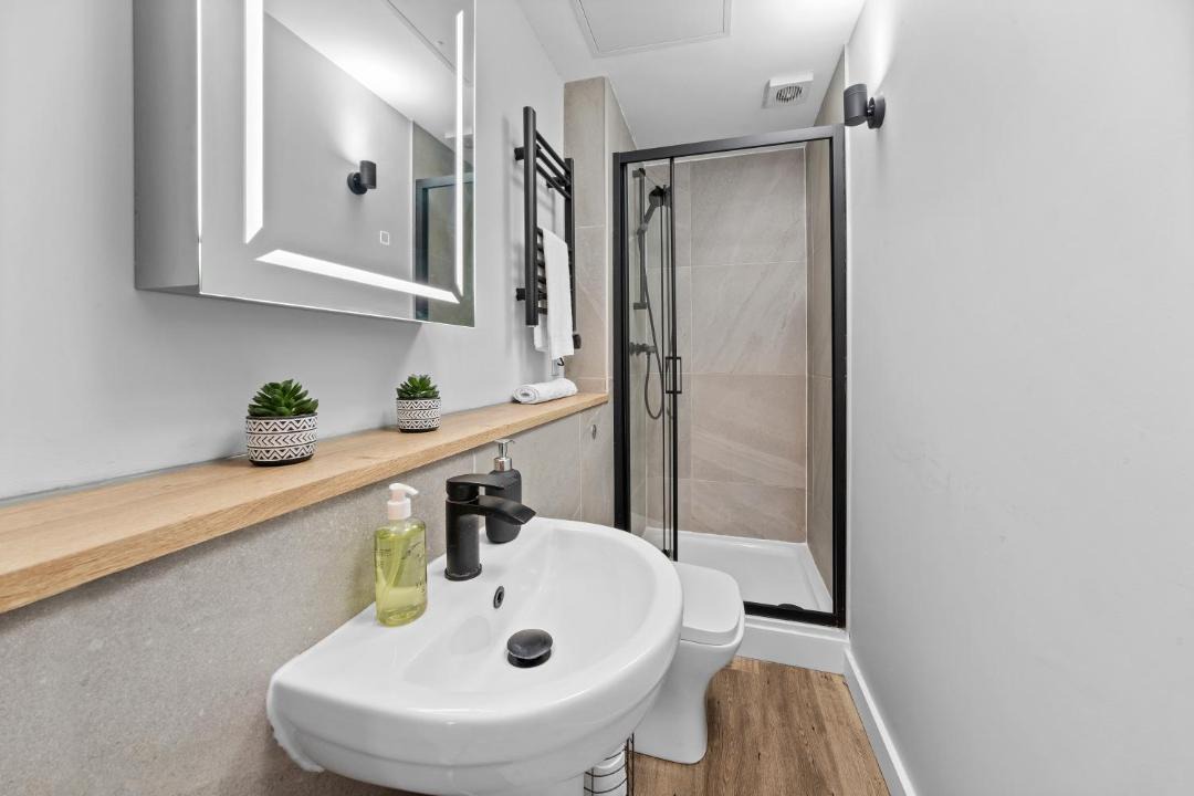 Photo of Bathroom in Plasnewydd