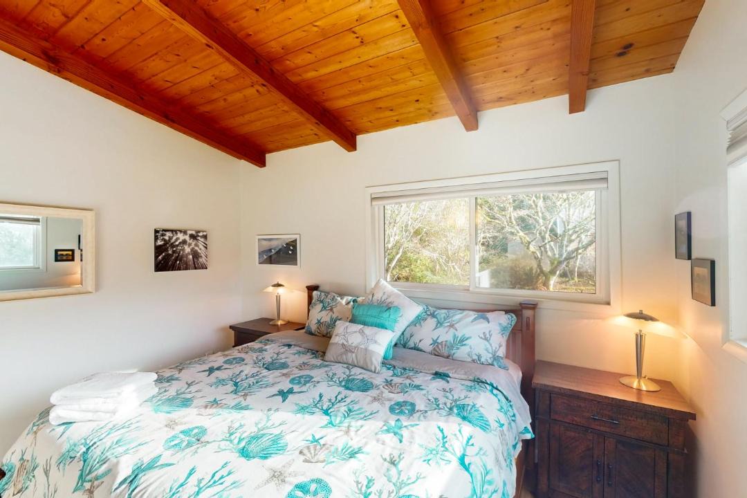 Photo of Bedroom in Rockaway Beach