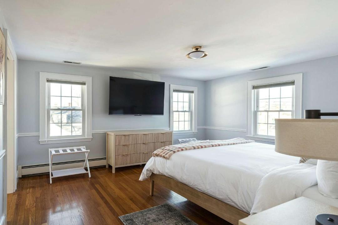 Photo of Bedroom in Beverly