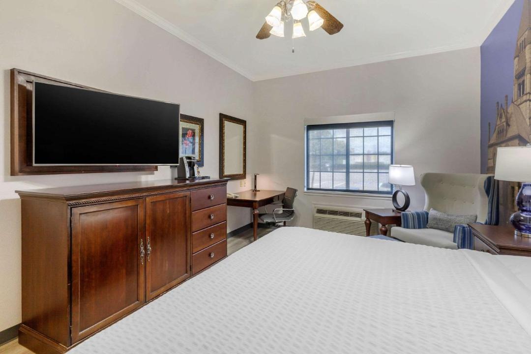 Photo of Bedroom in Sulphur Springs