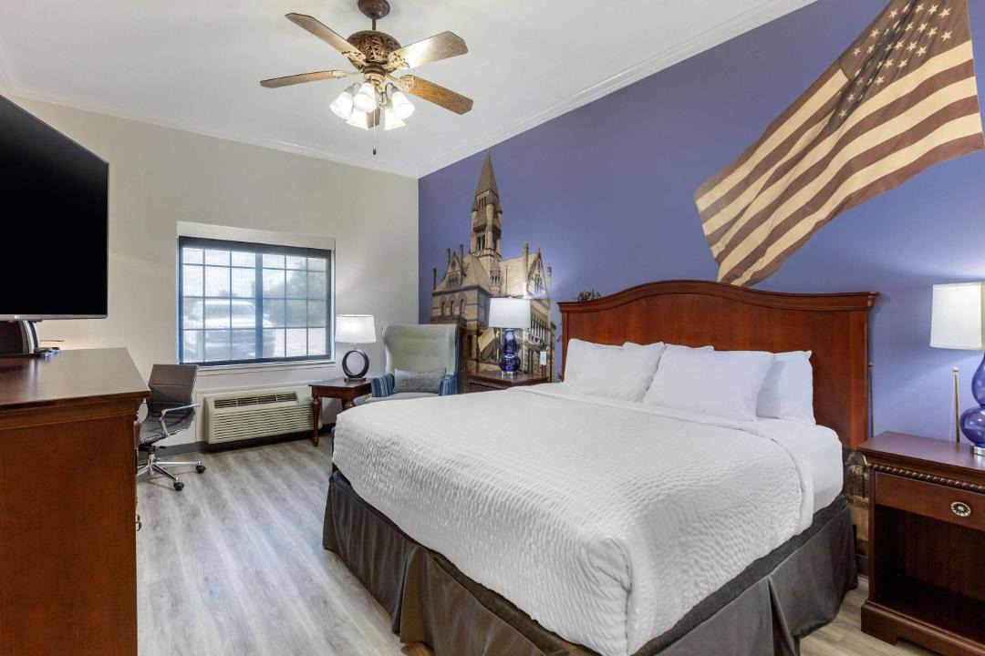 Photo of Bedroom in Sulphur Springs