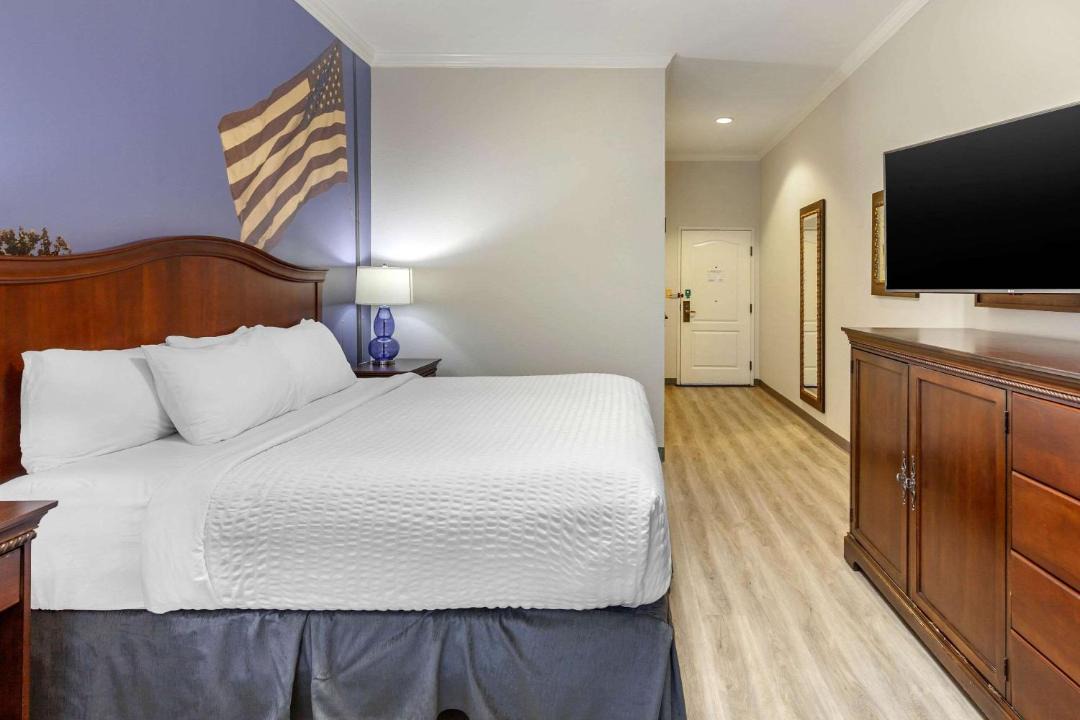 Photo of Bedroom in Sulphur Springs