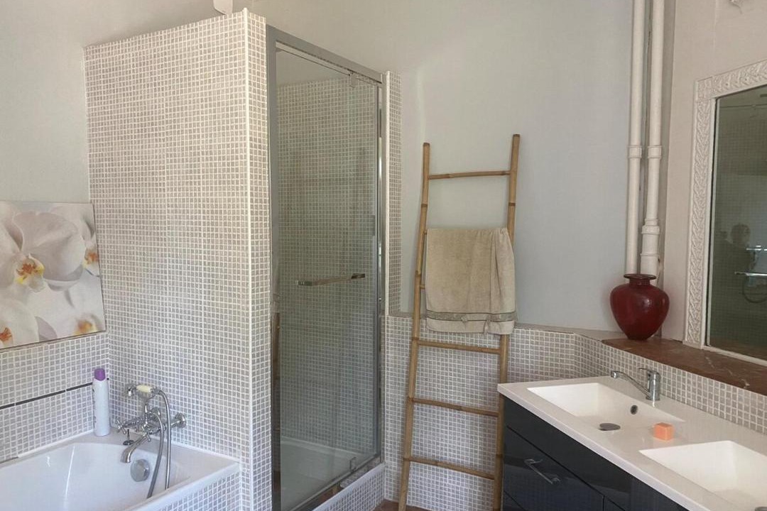 Photo of Bathroom in Avrille