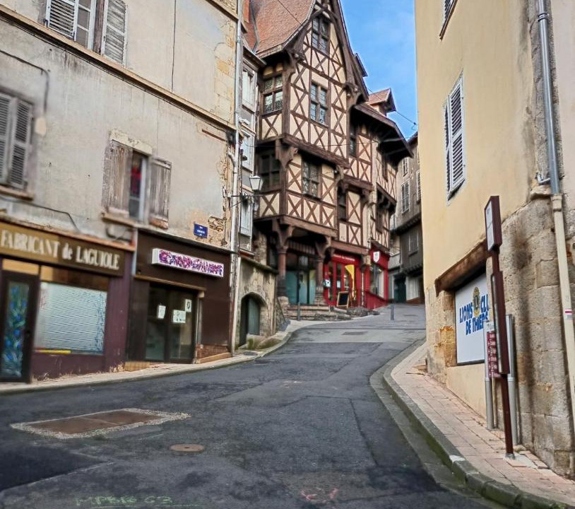 Photo of Buildings in Thiers