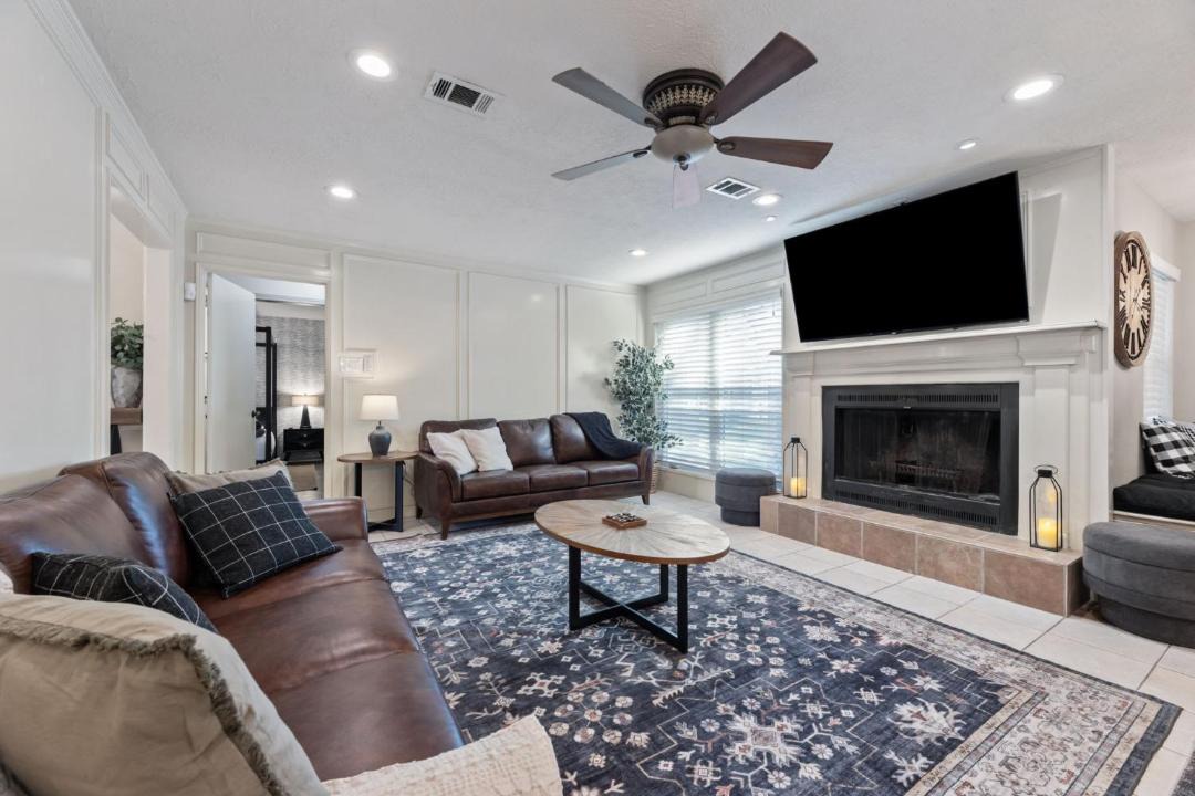 Photo of Livingroom in Tomball