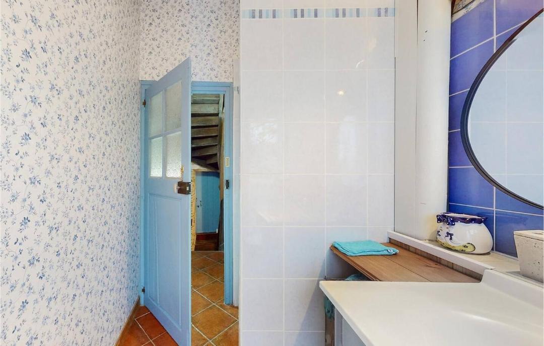 Photo of Bathroom in Parennes