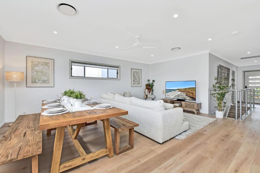 Photo of Others in Caves Beach