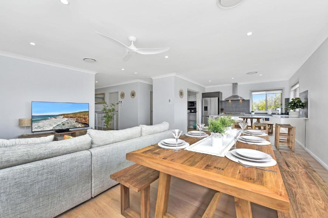 Photo of Others in Caves Beach