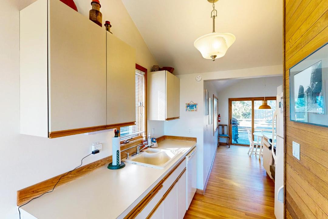 Photo of Others in Cannon Beach