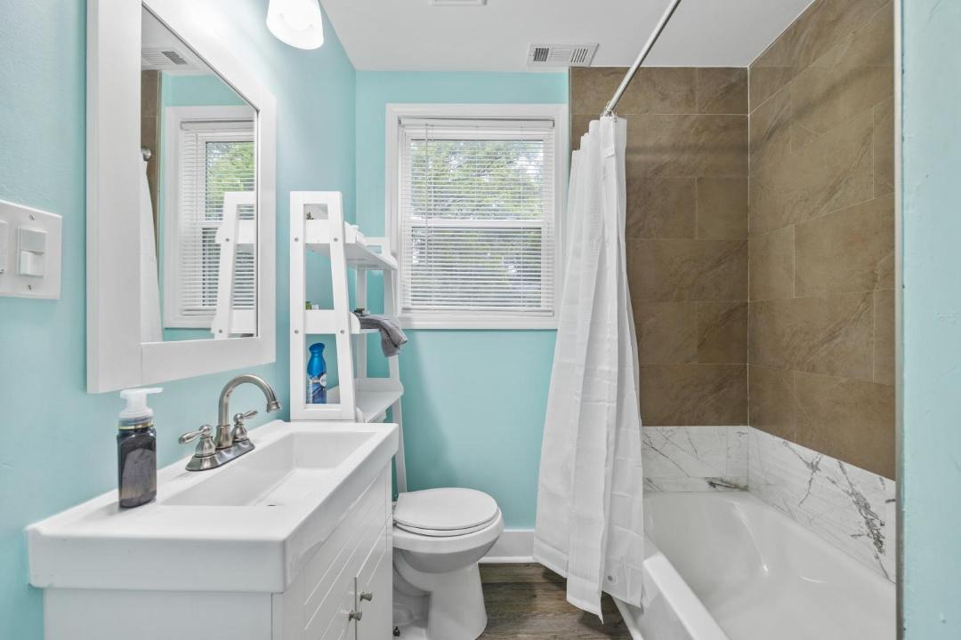 Photo of Bathroom in Capitol View