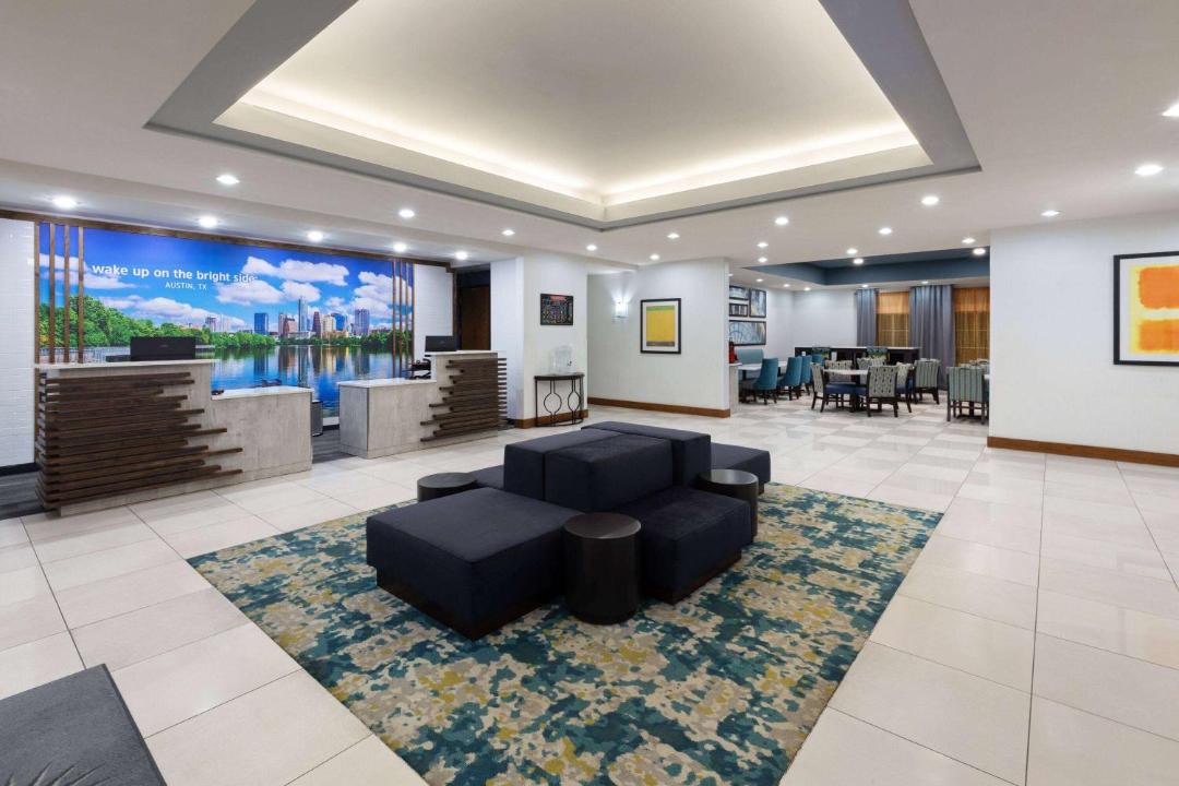 Photo of Livingroom in McNeil