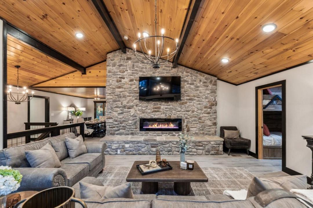 Photo of Livingroom in Caton