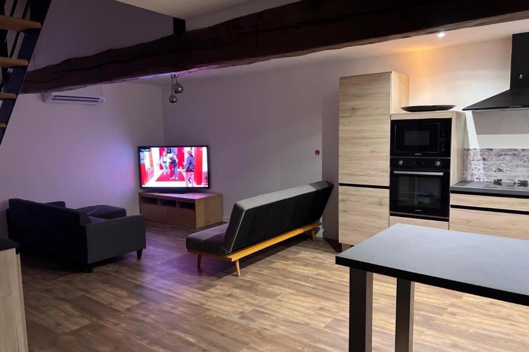 Photo of Others in Leval