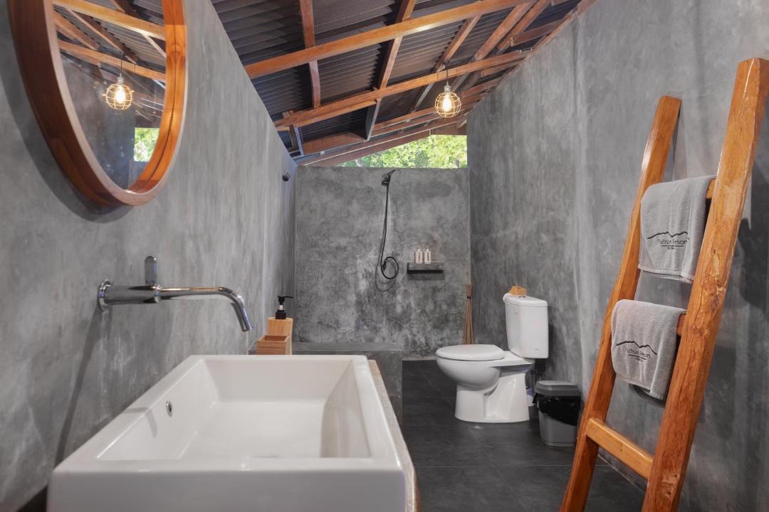 Photo of Others in Pulisan