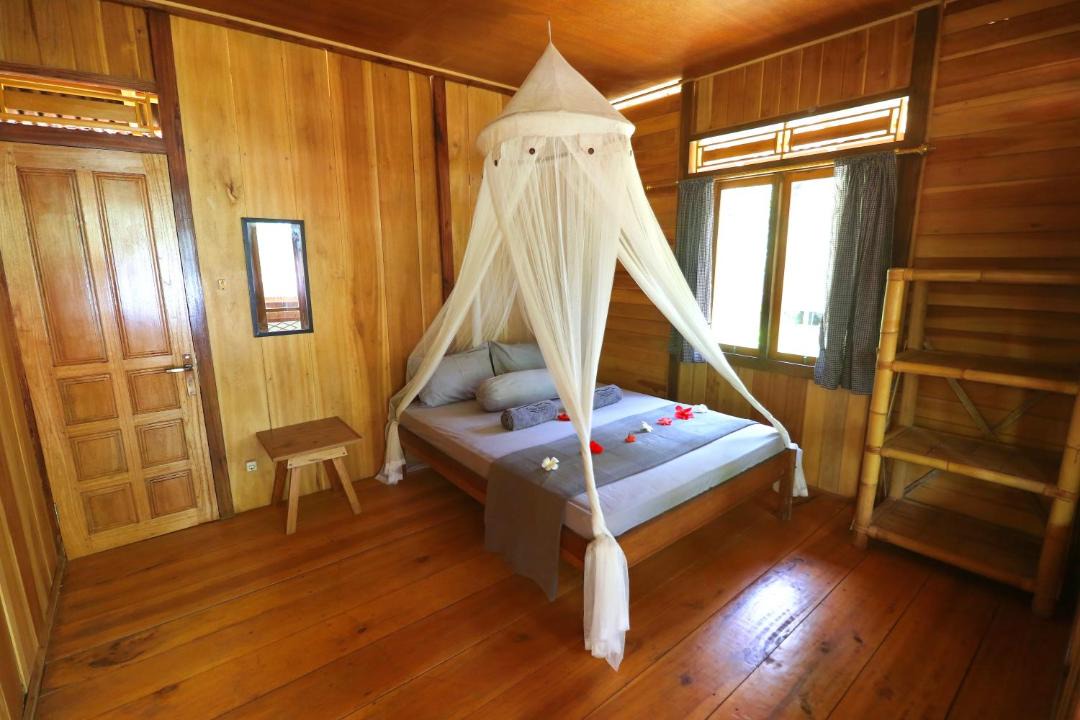 Photo of Others in Pulisan