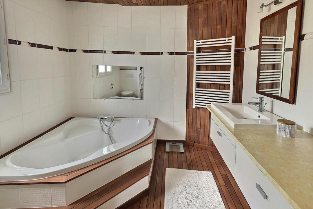 Photo of Bathroom in Vallet