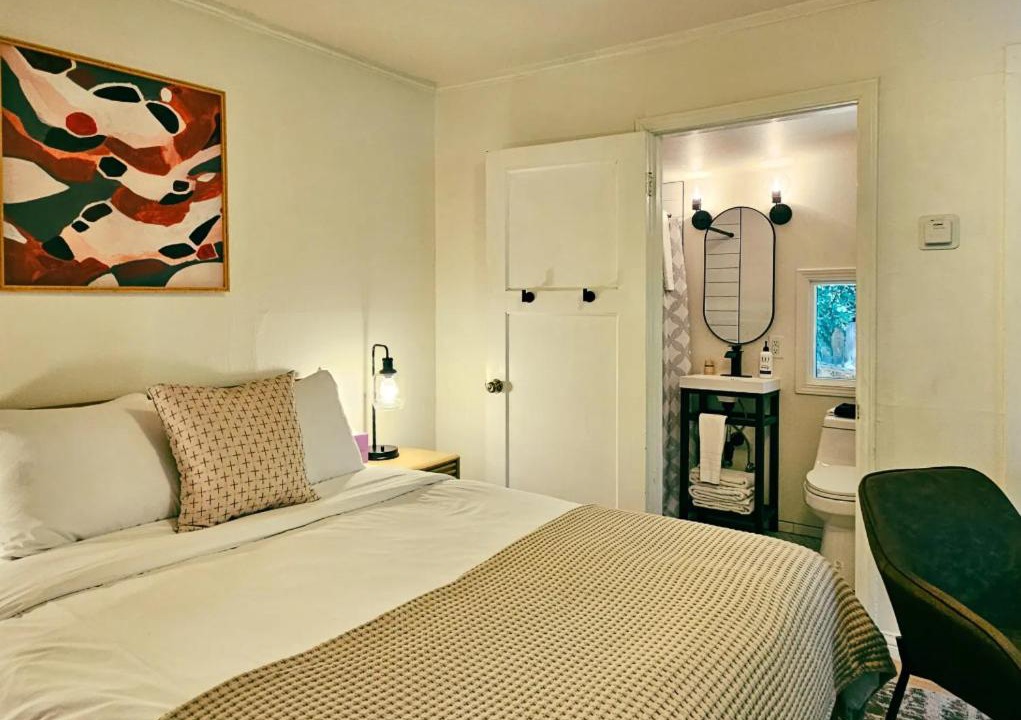 Photo of Bedroom in Anderson Valley