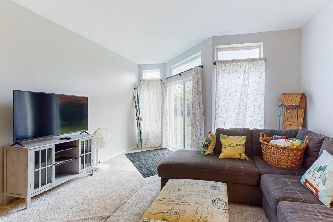 Photo of Livingroom in Warren