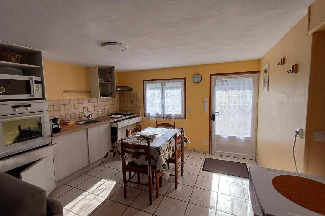 Photo of Kitchen in Yvre-le-Polin