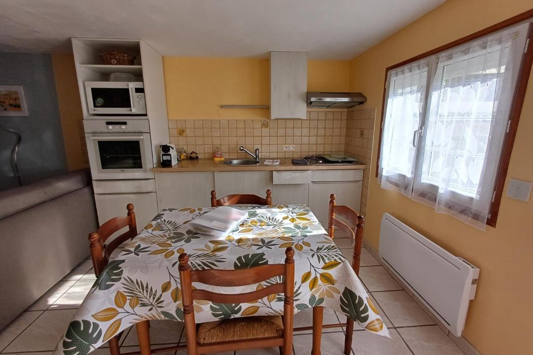 Photo of Kitchen in Yvre-le-Polin