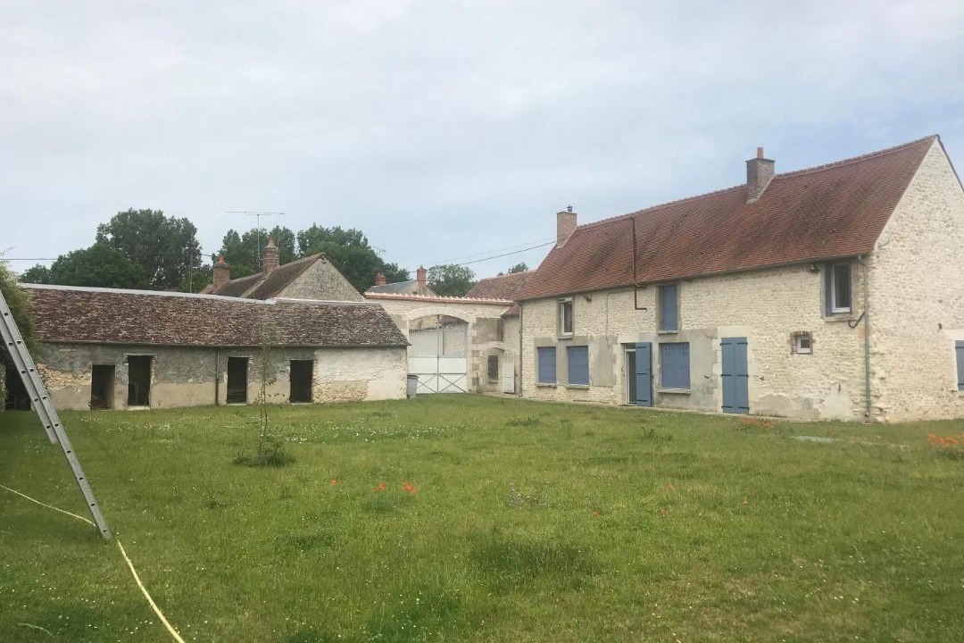 Photo of Buildings in Sceaux-du-Gatinais