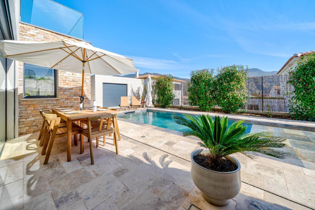 Photo of Patio Balcony in Carros