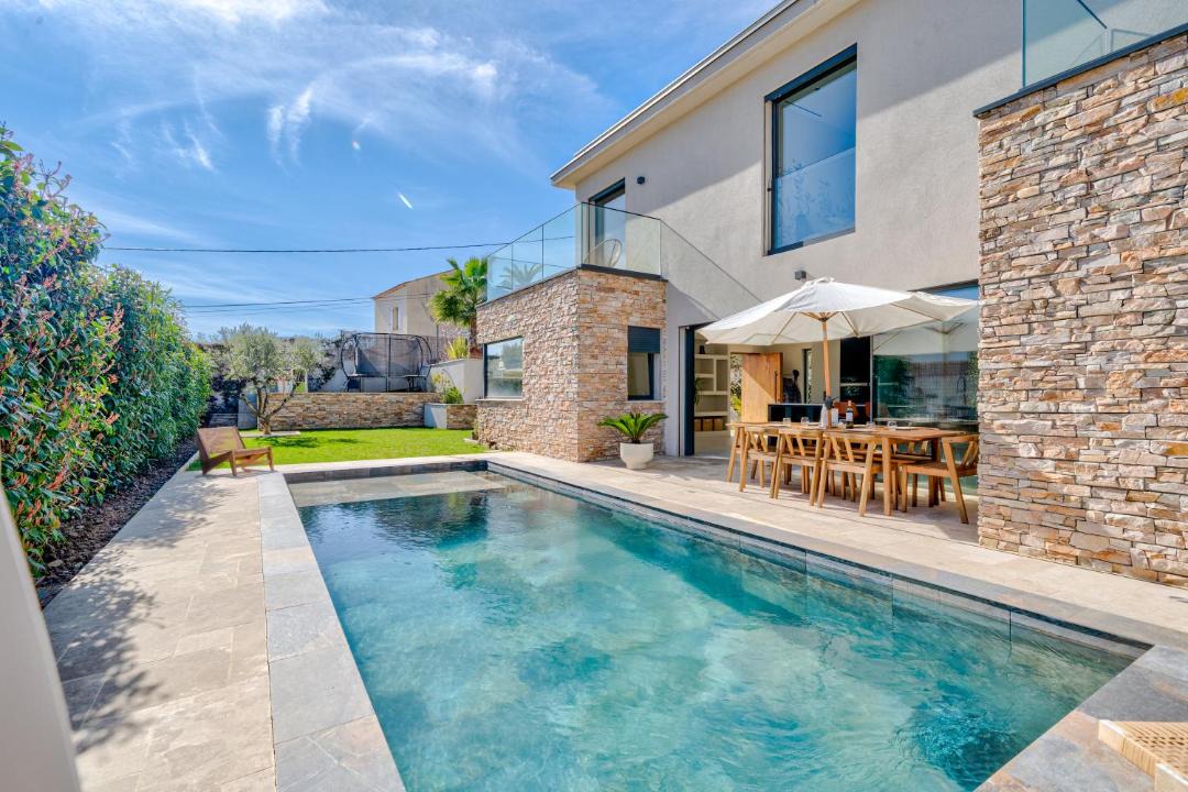 Photo of Others in Carros