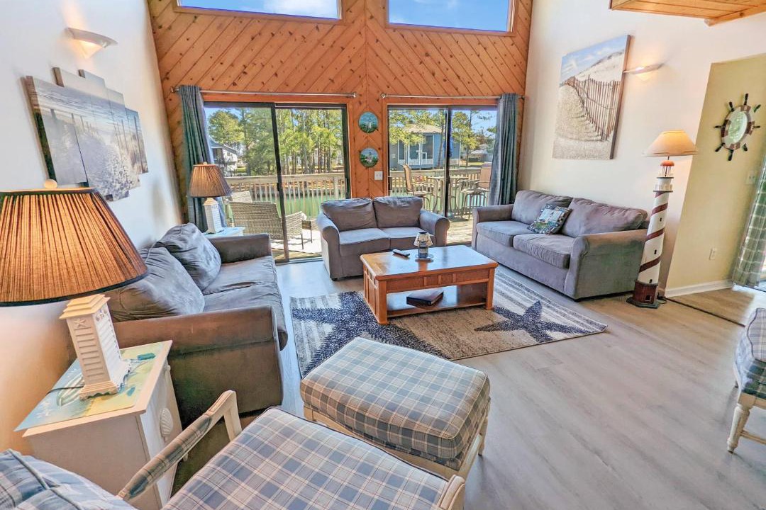 Photo of Others in Deep Hole