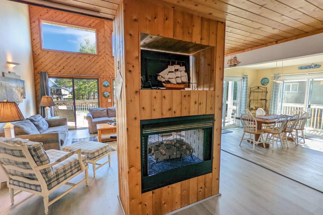 Photo of Others in Deep Hole