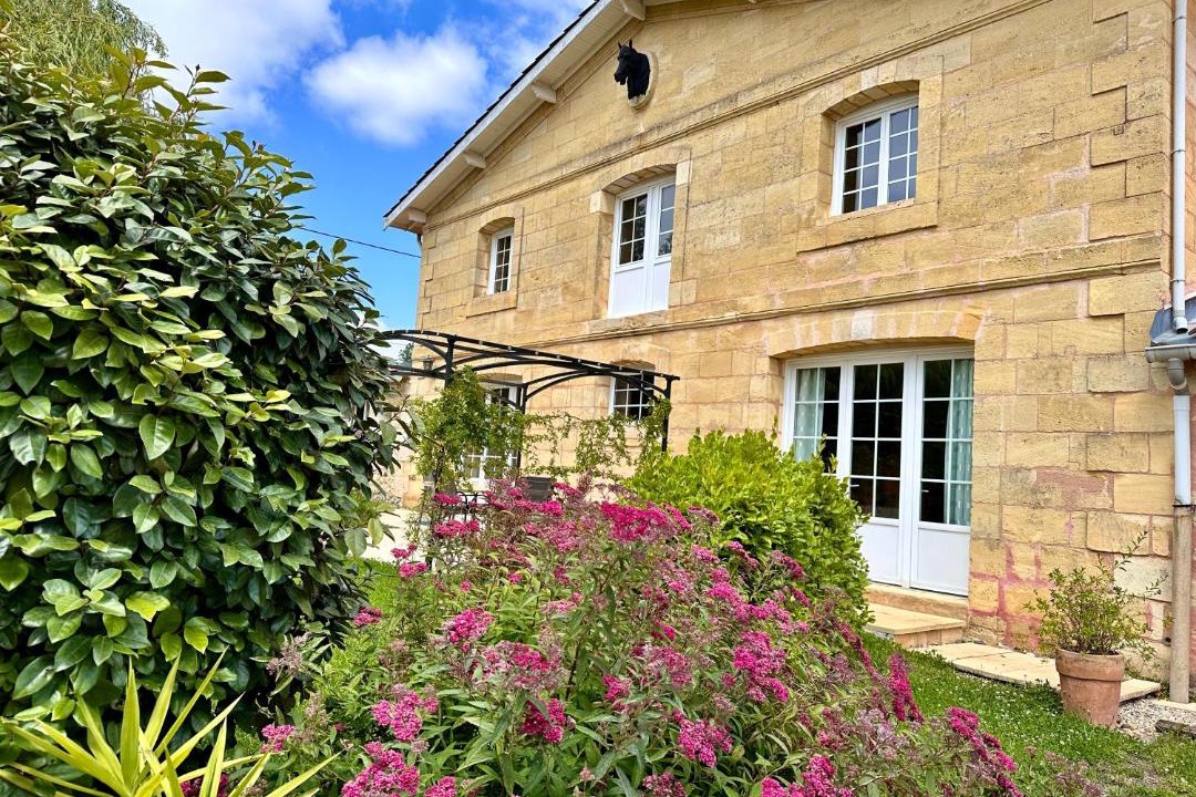 Photo of Others in Saint-Caprais-de-Bordeaux