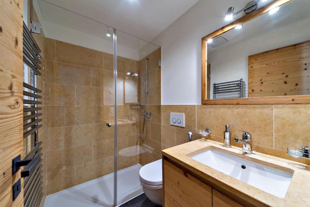 Photo of Bathroom in Madulain