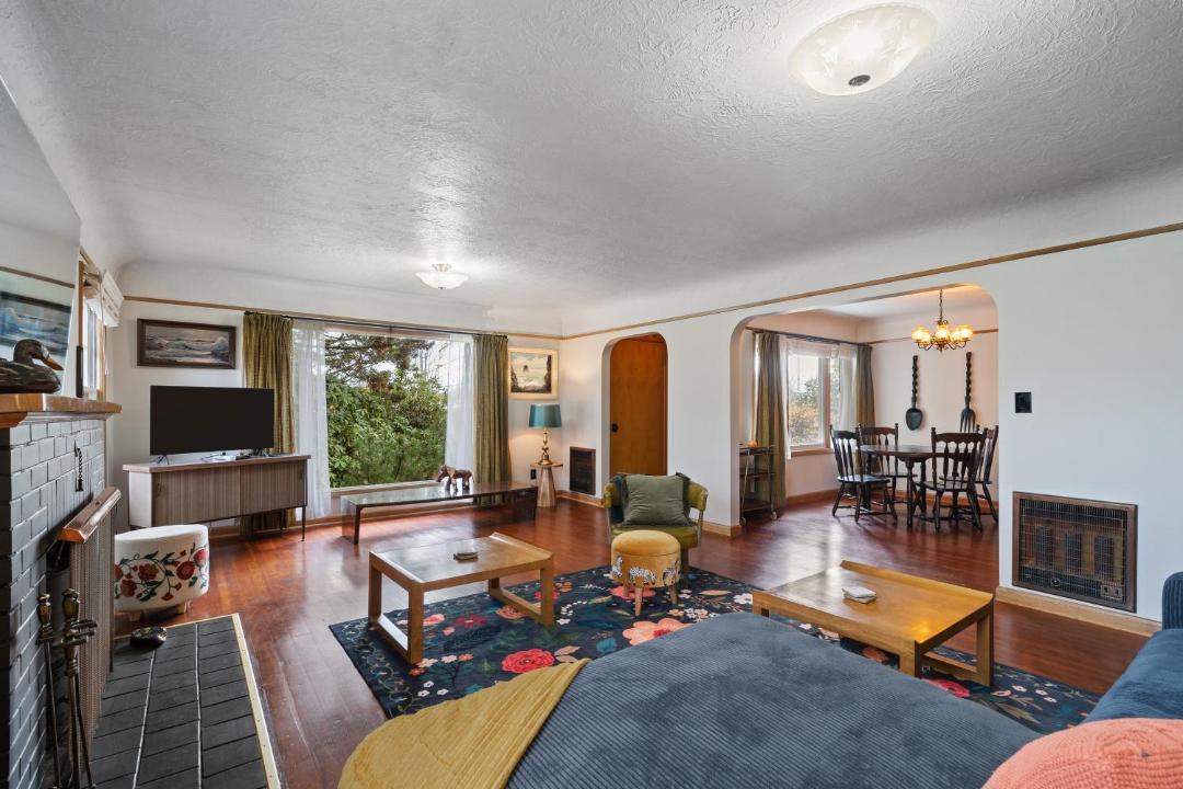 Photo of Others in Starcrest