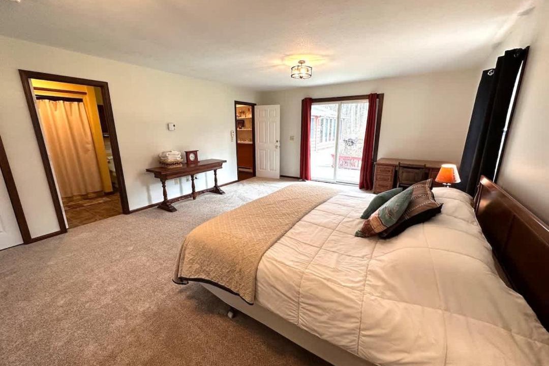 Photo of Bedroom in Austinburg