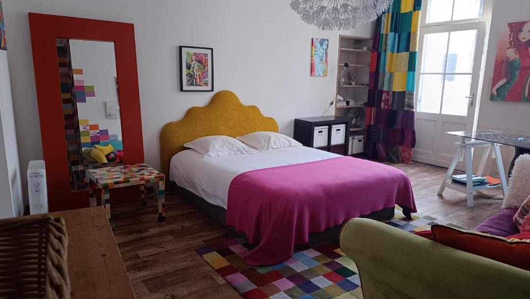 Photo of Others in Pons