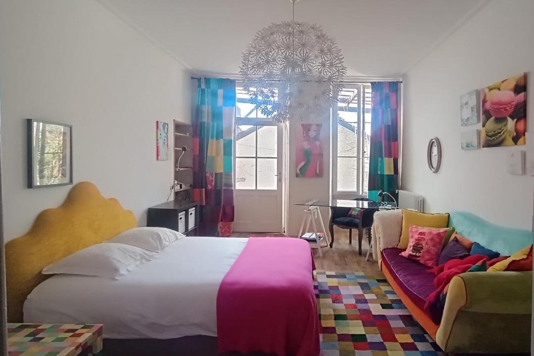 Photo of Others in Pons