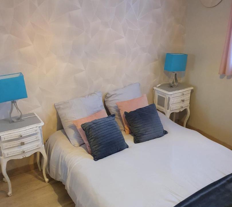 Photo of Bedroom in Savigny-le-Temple