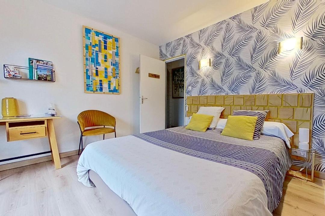 Photo of Bedroom in Sadroc