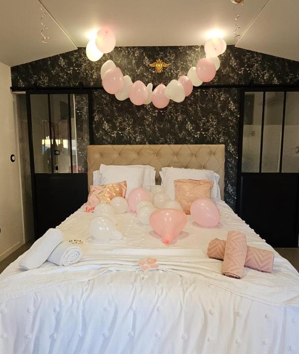 Photo of Bedroom in Saint-Clair-du-Rhone