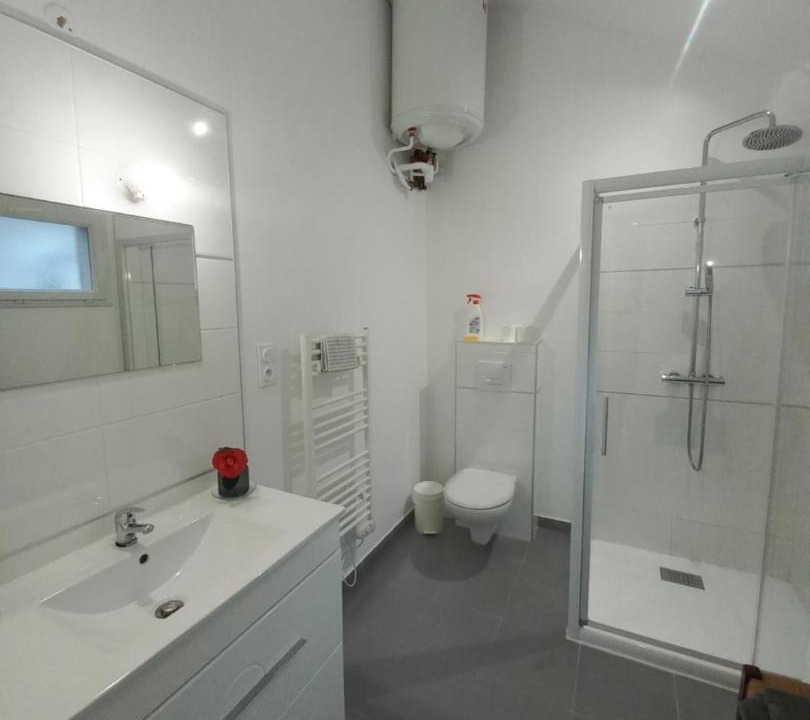 Photo of Bathroom in Ade